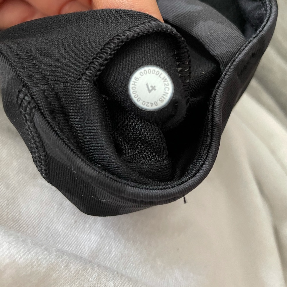 NWOT Lululemon Energy Bra - Picture 8 of 8